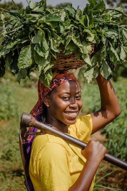 Young agri-entrepreneurs using AgroPlay mobile experience